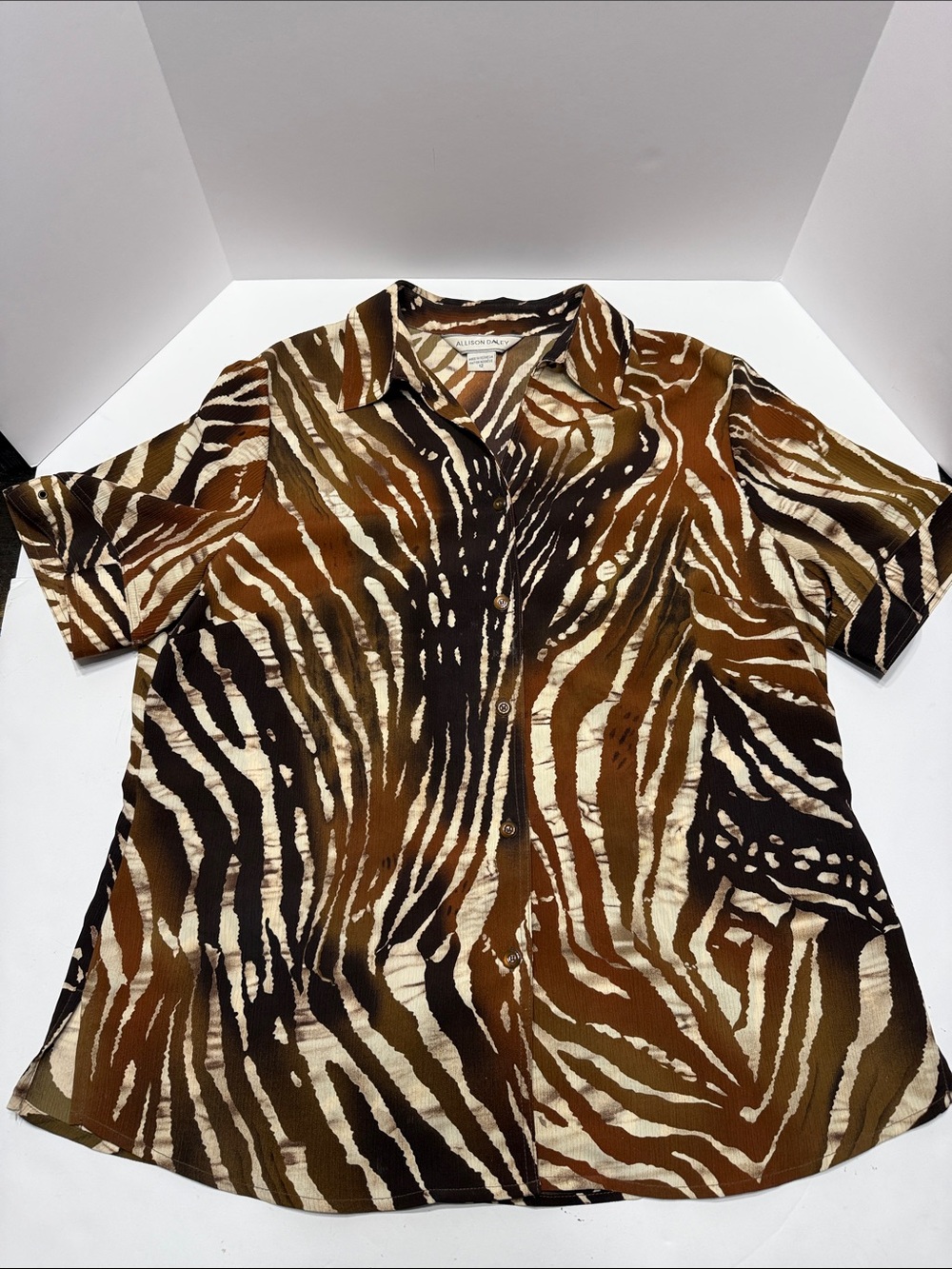 Allison Daley Brown, Cream & Black Zebra-Print Short Sleeve Button-Front Shirt